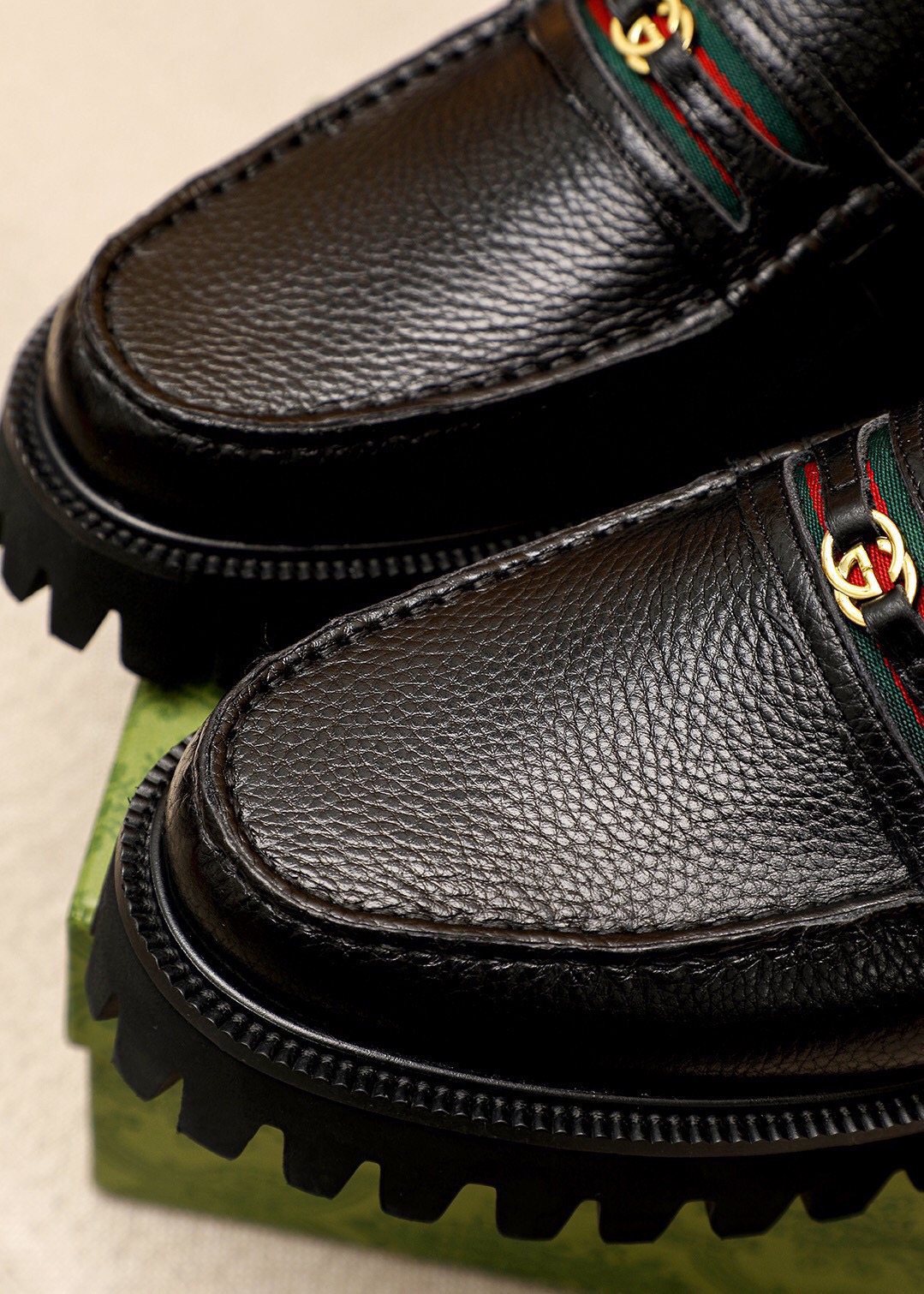 Gucci Black Metal-Bit Lug Sole Loafers — detail